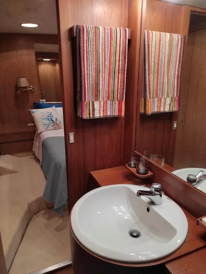 Boat & Breakfast Lucretia, Luxury Yacht Hotel Arbatax Botel